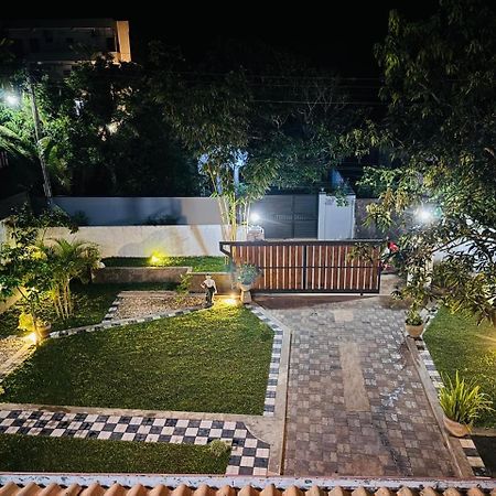 Akash Villa Talaramba Luaran gambar