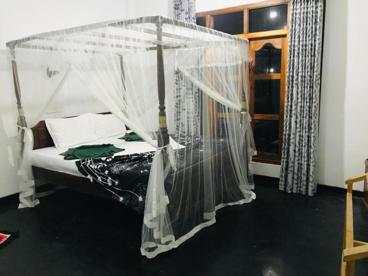 Akash Villa Talaramba Luaran gambar