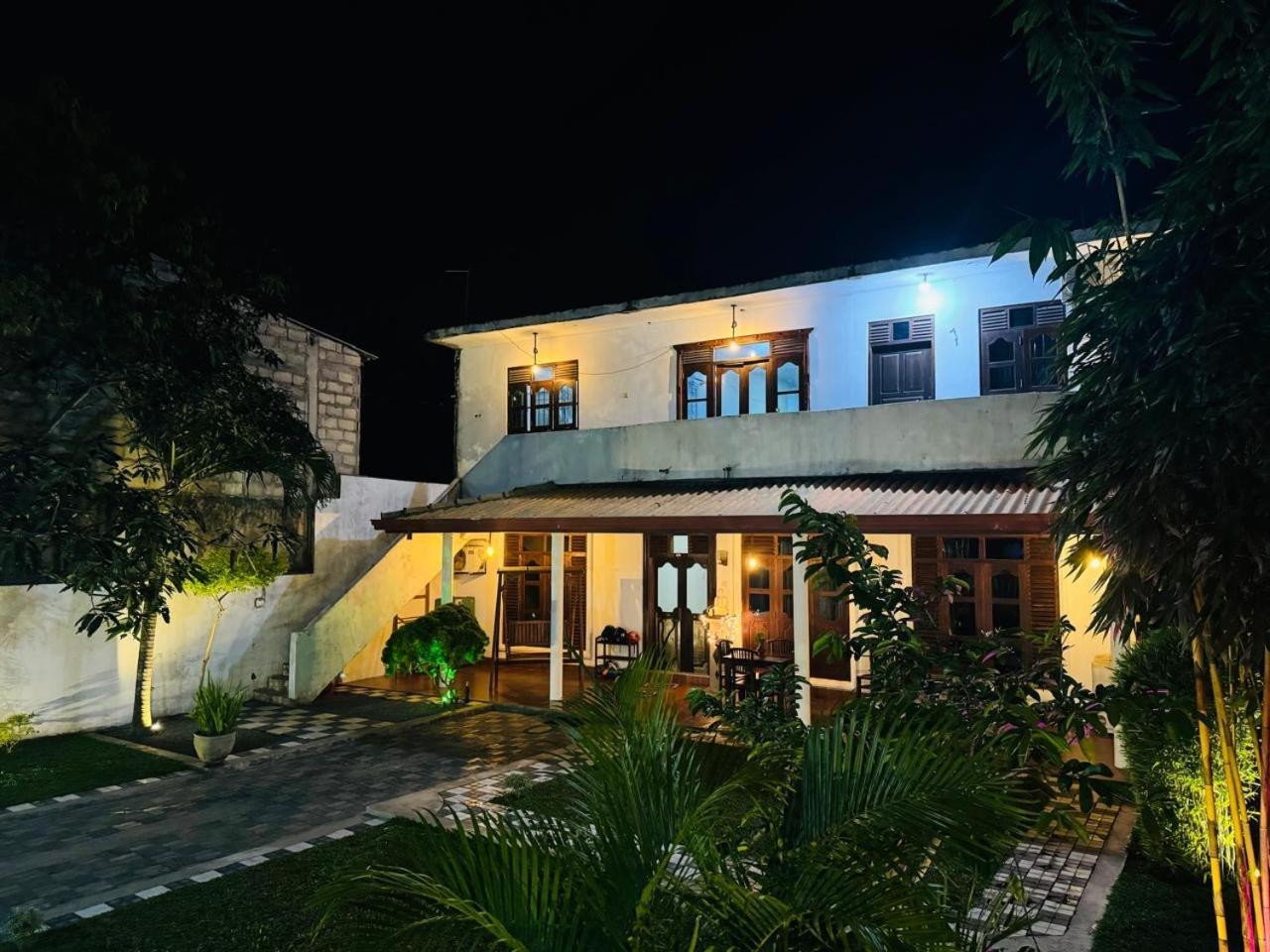 Akash Villa Talaramba Luaran gambar