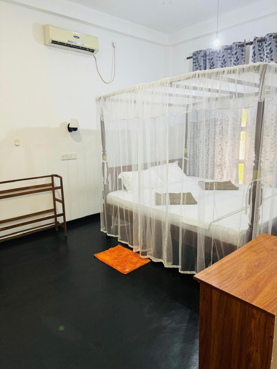Akash Villa Talaramba Luaran gambar